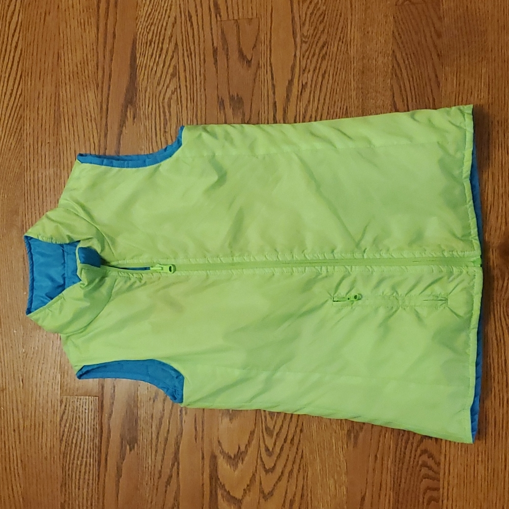 Layer 8 reversible vest size med